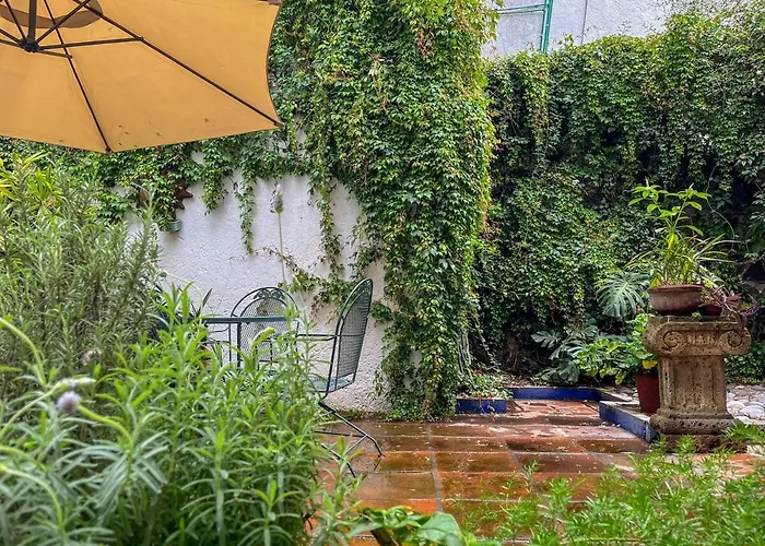 Villa Beautiful And Spacious Colonial Home,