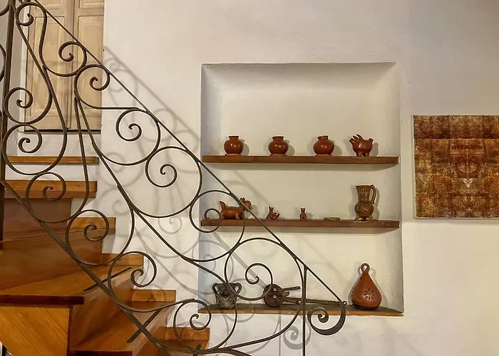 Beautiful And Spacious Colonial Home, Villa