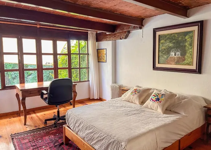 Villa Beautiful And Spacious Colonial Home, Mexico City