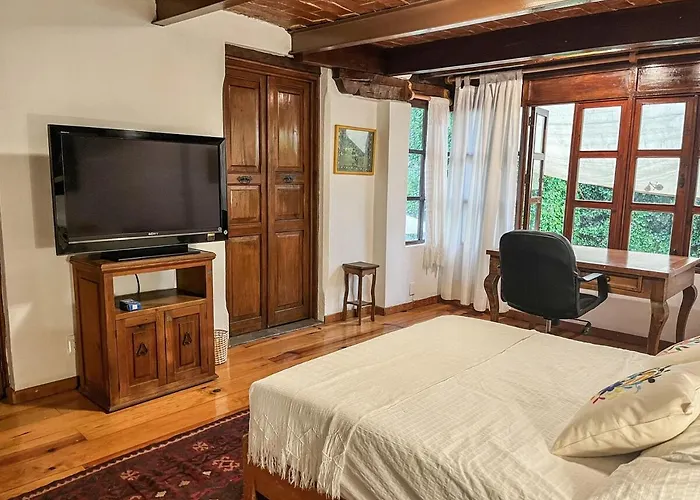 Beautiful And Spacious Colonial Home, Villa *