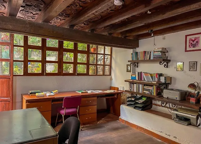 Villa Beautiful And Spacious Colonial Home, Mexico City