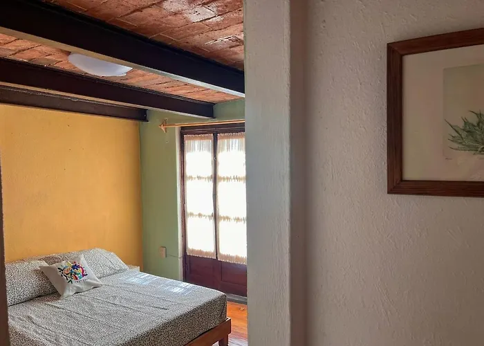 Beautiful And Spacious Colonial Home, Villa *